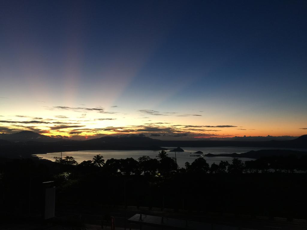 Wind Residence With View Of Taal Lake Tagaytay City Dış mekan fotoğraf